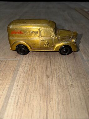 Gold Ice Cream Toy Van - Collectible Home Decor